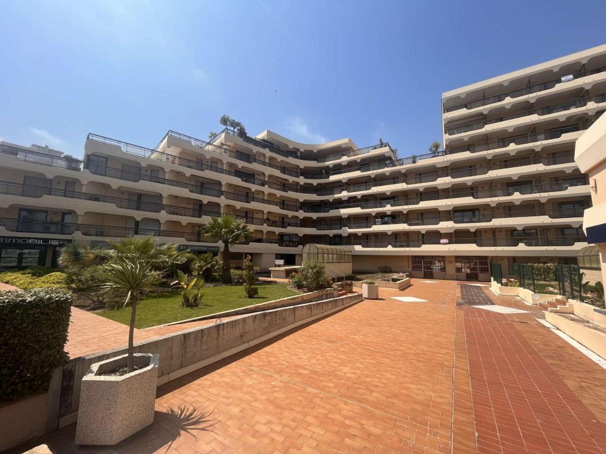 Appartement 2P, 4 Couchages, Terrasse Et Salon De Jardin A 200M De La Plage, Frejus - Fr-1-226A-22 Ngoại thất bức ảnh
