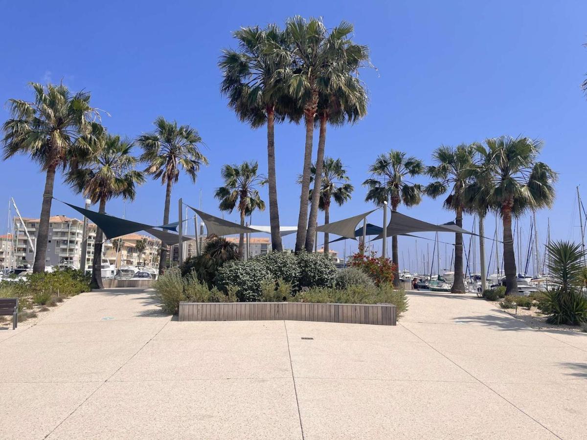 Appartement 2P, 4 Couchages, Terrasse Et Salon De Jardin A 200M De La Plage, Frejus - Fr-1-226A-22 Ngoại thất bức ảnh