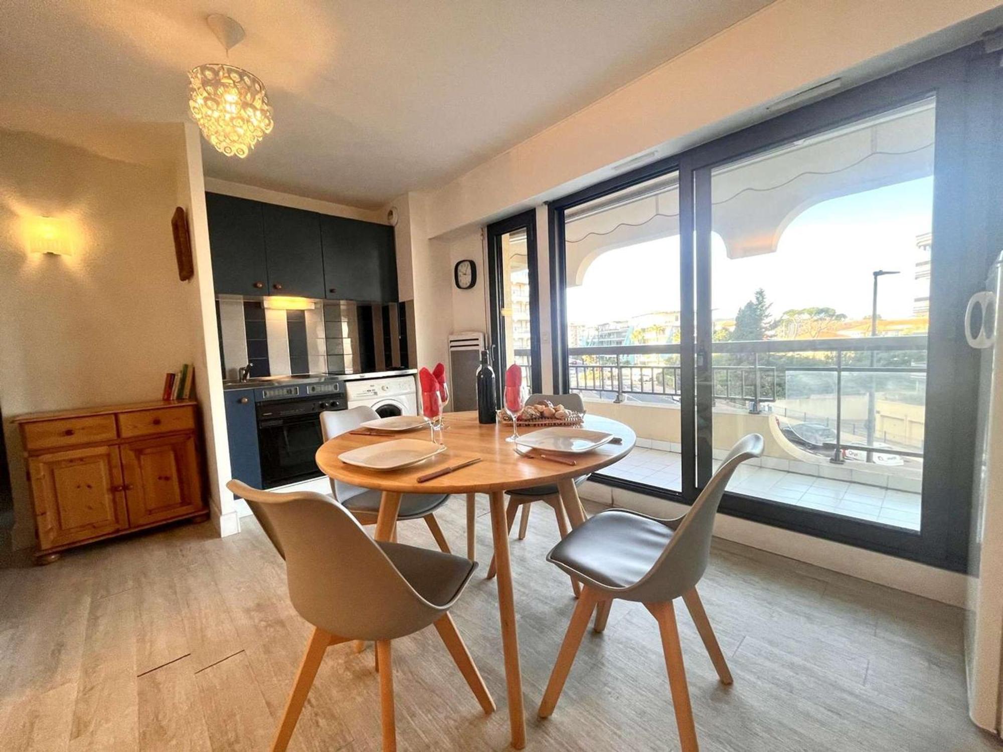 Appartement 2P, 4 Couchages, Terrasse Et Salon De Jardin A 200M De La Plage, Frejus - Fr-1-226A-22 Ngoại thất bức ảnh