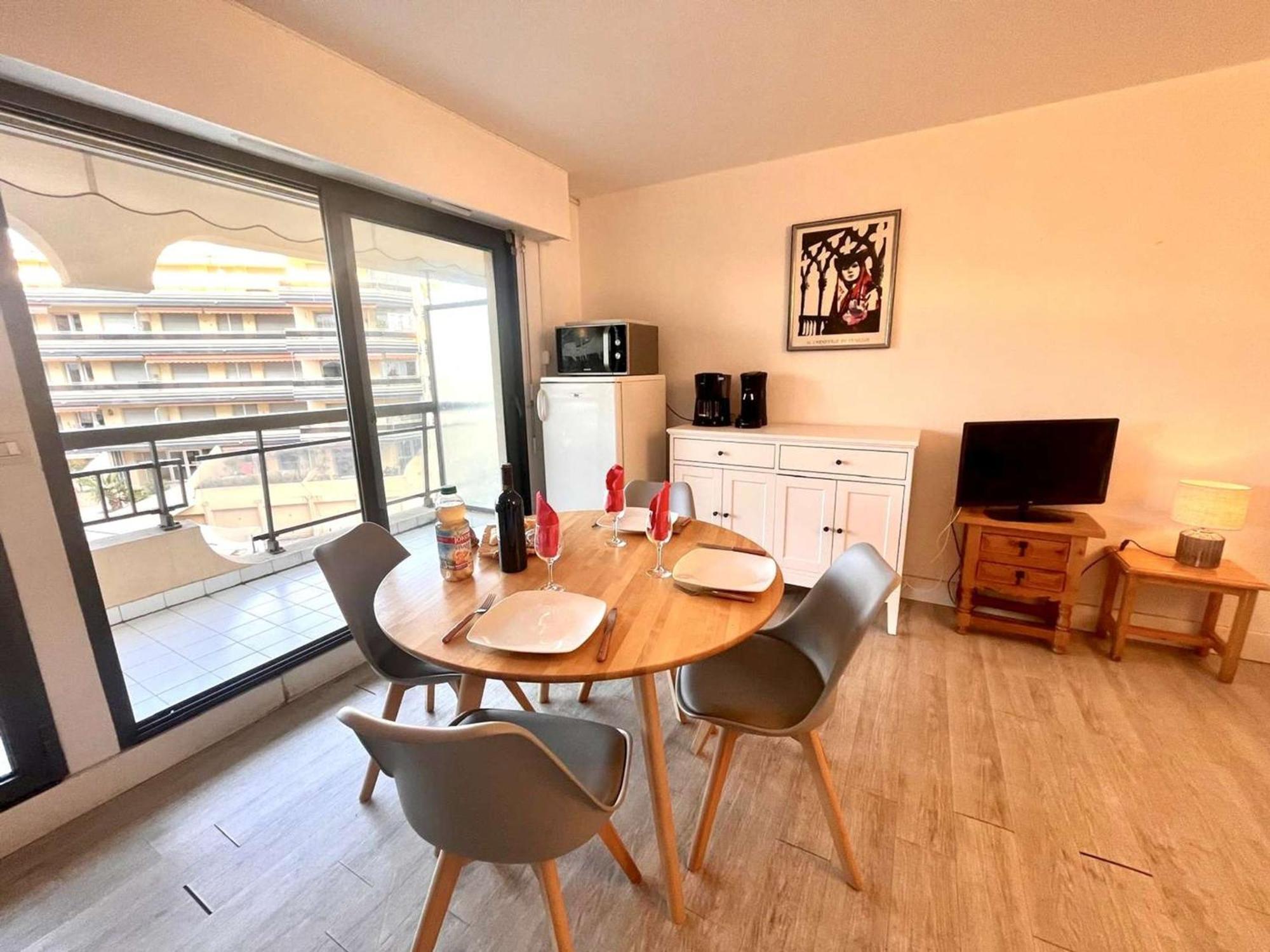 Appartement 2P, 4 Couchages, Terrasse Et Salon De Jardin A 200M De La Plage, Frejus - Fr-1-226A-22 Ngoại thất bức ảnh